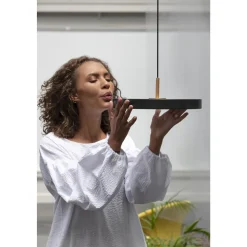Umage Asteria Mini Pendel Sort med Messing Top
