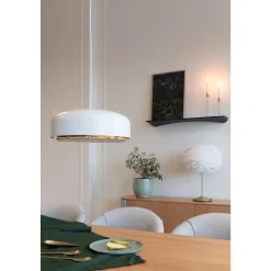 Umage Eos Bordlampe Mellem Hvid med Base I Børstet Messing med USB