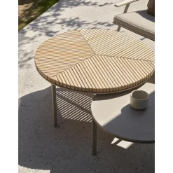 Vipp 716 Open-Air Udendørs SofabordØ90 cm Lyse Grå/Teak
