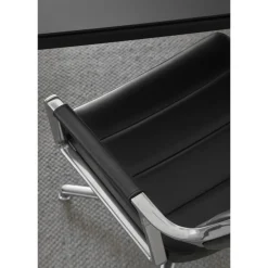 Vipp 453 Swivel Drejestol med Hjul Aluminium/Sort Láder