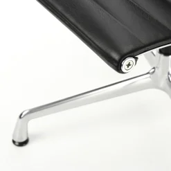 Vitra Aluminium EA 108 Kontorstol med Swivel Sort/Krom