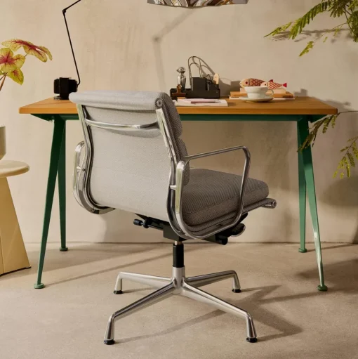 Vitra Aluminium EA 131 Kontorstol Med Swivel & Armlán Pastel Grøn/Canola