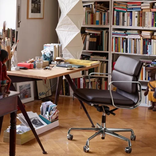 Vitra Aluminium EA 131 Kontorstol Med Swivel & Armlán Pastel Grøn/Canola