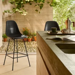 Vitra Eames Fiberglass Barstol Medium Elephant Hide Grey/Sort