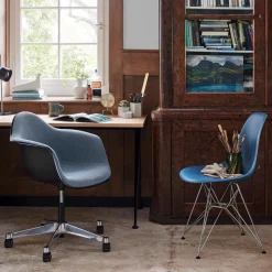Vitra Eames Plastic RE DSR Spisebordsstol Sea blue/Sky Blue