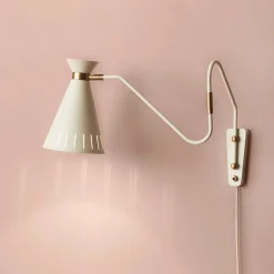 Warm Nordic Cone Váglampe Varm Hvid