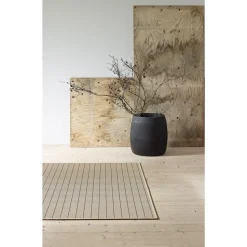 Woodnotes Line Gulvtáppe 170x240 Papirgarn/Sort